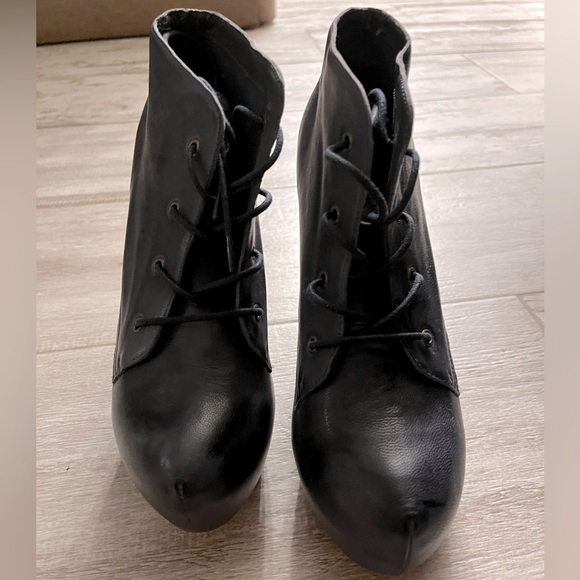 Steve Madden lace up booties - Picture 3 of 3